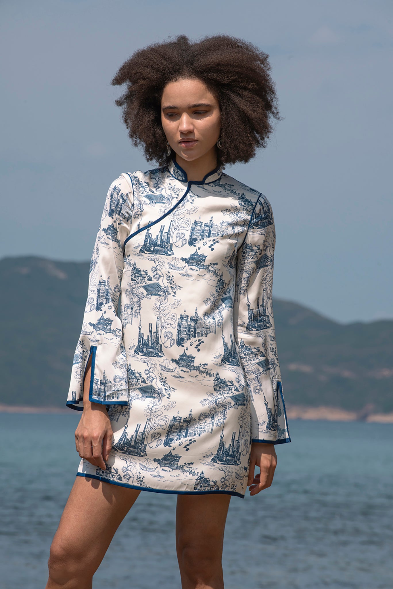 MADONNA SILK Long Slv A-line Cheongsam (White/ Navy)