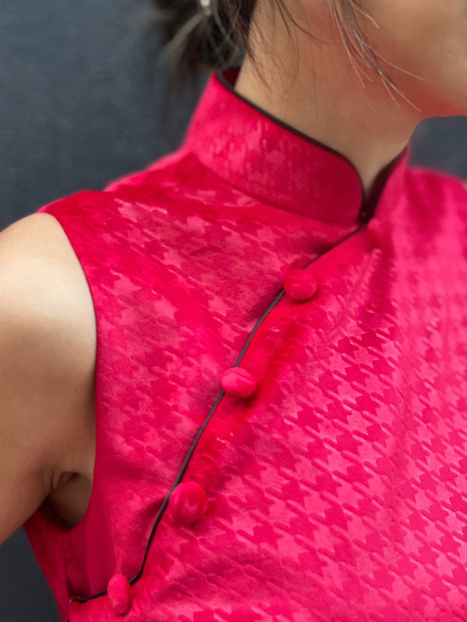 PAMELA Houndstooth Vvt Sleeveless Cheongsam