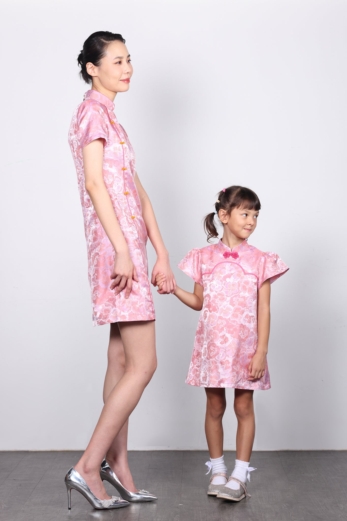 ROWENA Jqd Short slv Shift Cheongsam (Pink)