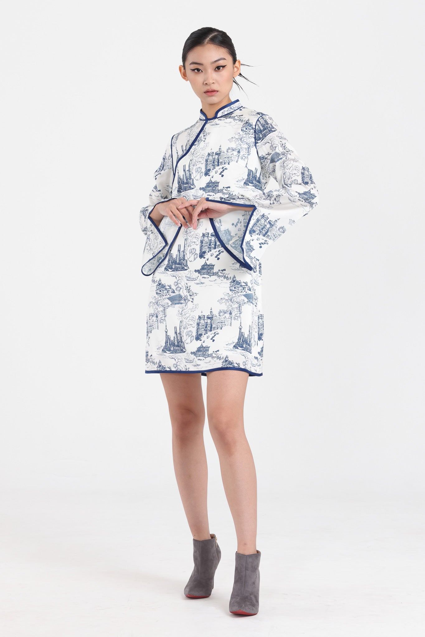 MADONNA SILK Long Slv A-line Cheongsam (White/ Navy)