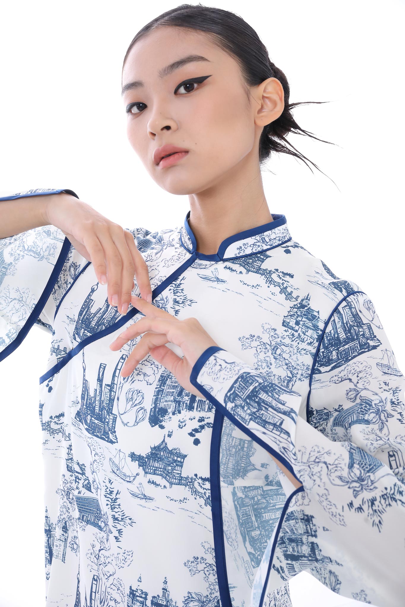 MADONNA SILK Long Slv A-line Cheongsam (White/ Navy)