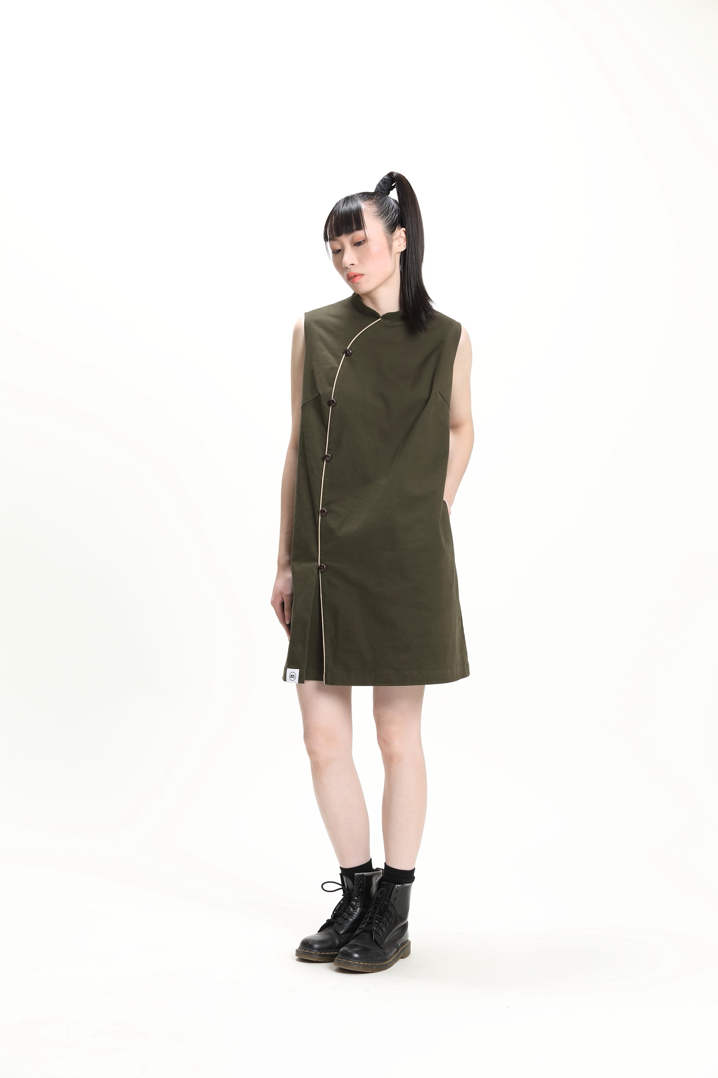 CYPHERHOOD CALLA 無袖寬鬆旗袍(軍綠色)