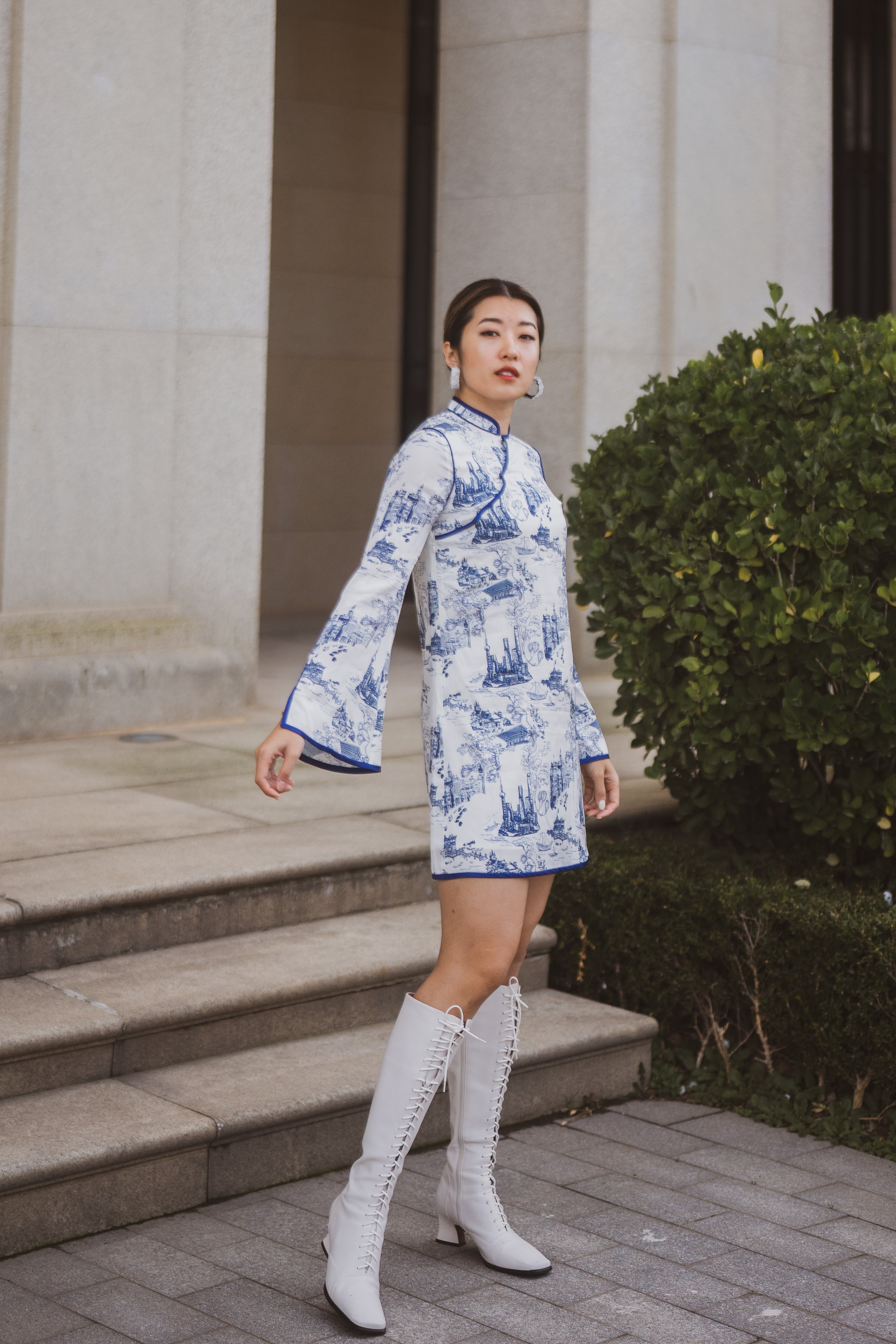 MADONNA SILK Long Slv A-line Cheongsam (White/ Navy)