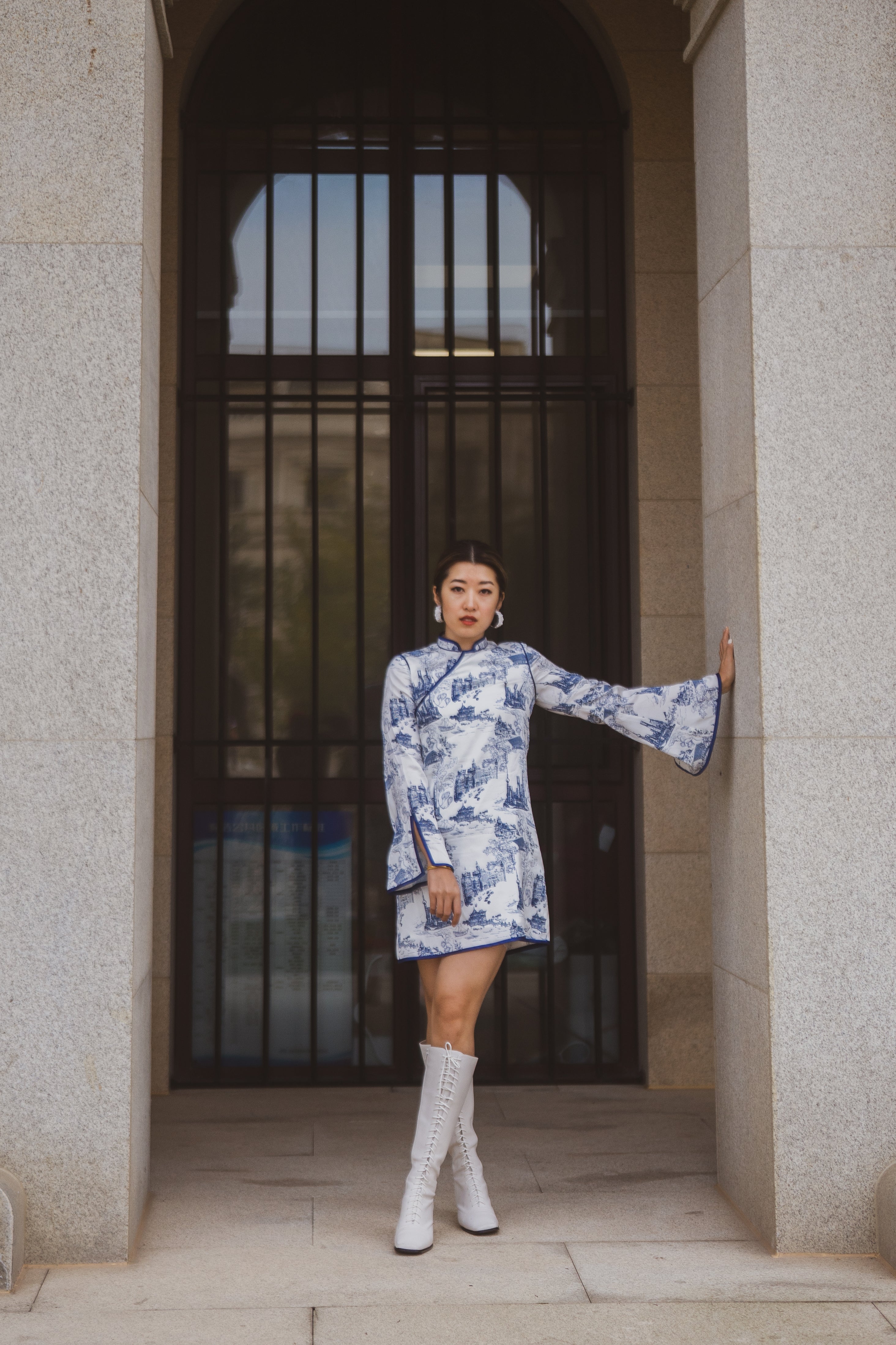 MADONNA SILK Long Slv A-line Cheongsam (White/ Navy)