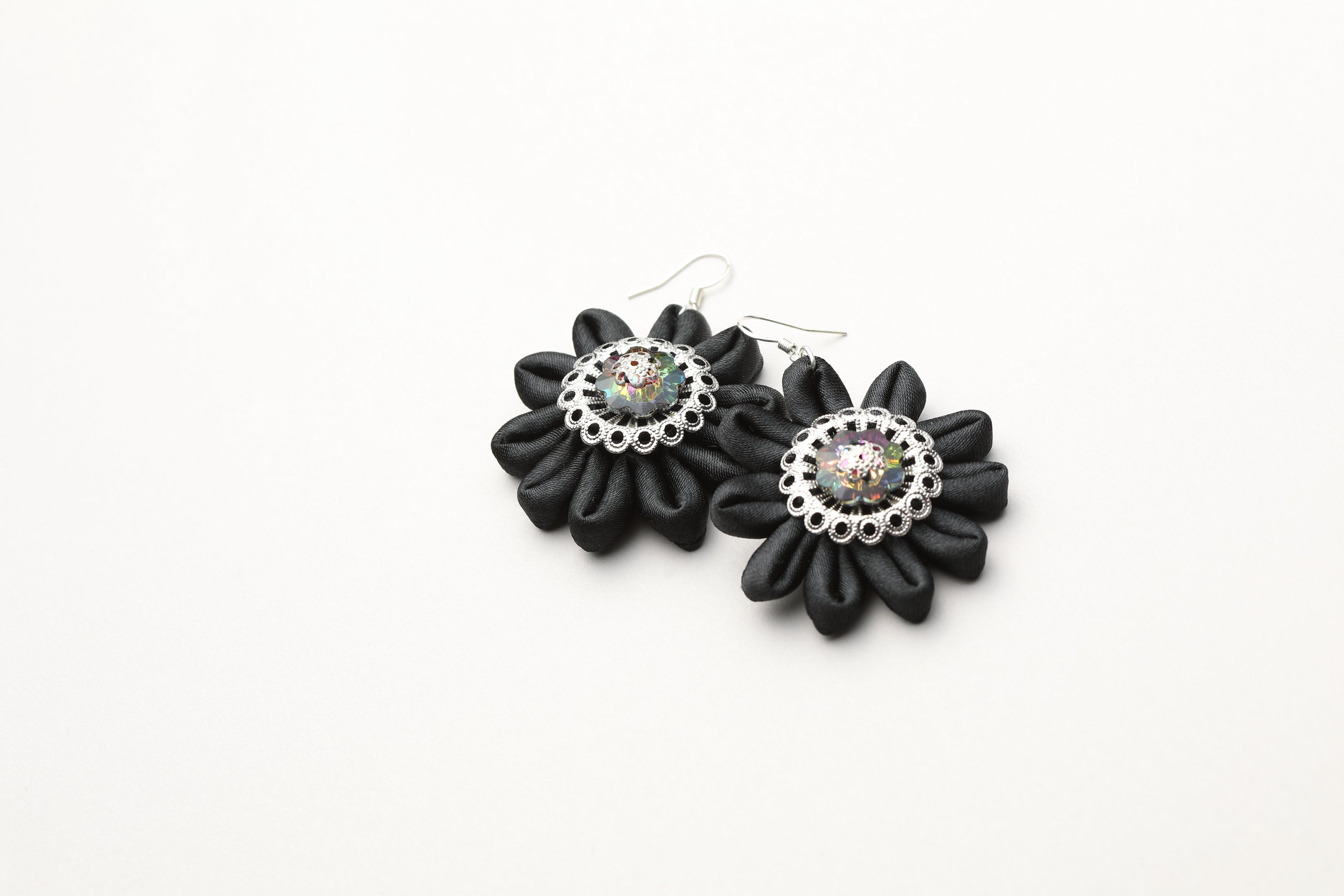 Floral Button Earrings with Crystal (Black)