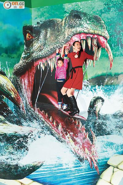 Carrie Chiu 趙嘉懿 in our burgundy skirt dress