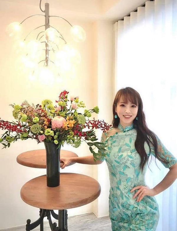 台灣女演員朱蕾安穿 Yi-ming 著旗袍