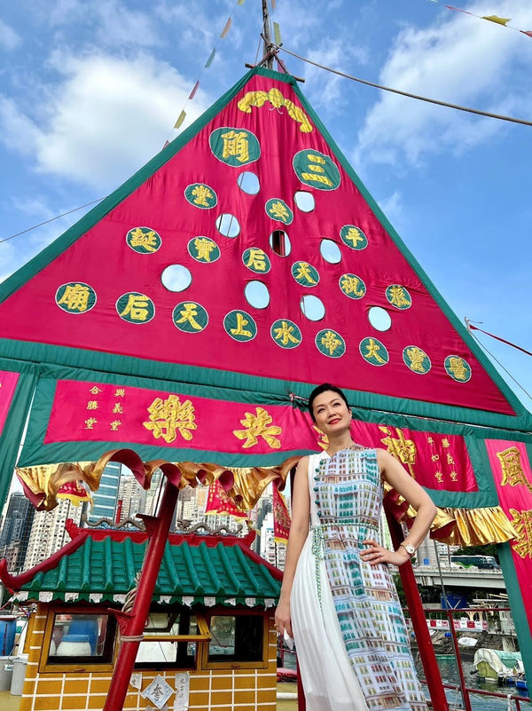 方健儀穿著 Yi-ming Summer dress 百摺印花長裙