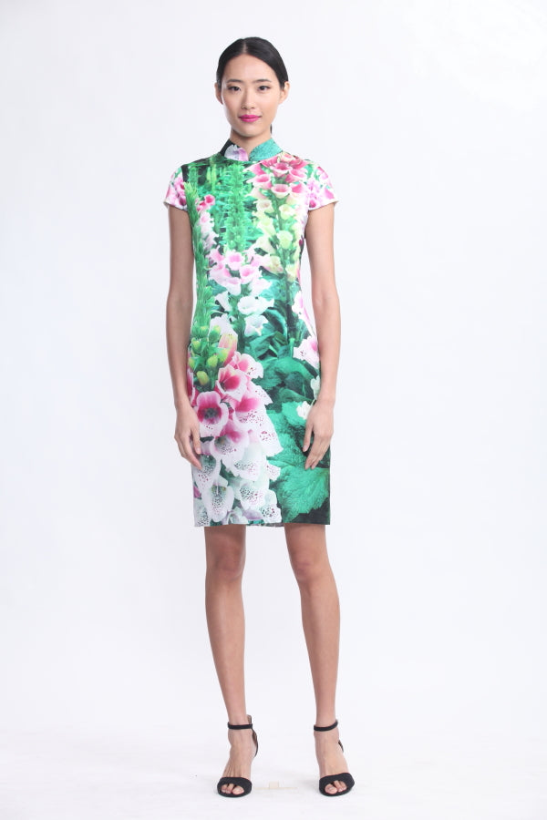 SNAPDRAGONS PRINT SILK QIPAO