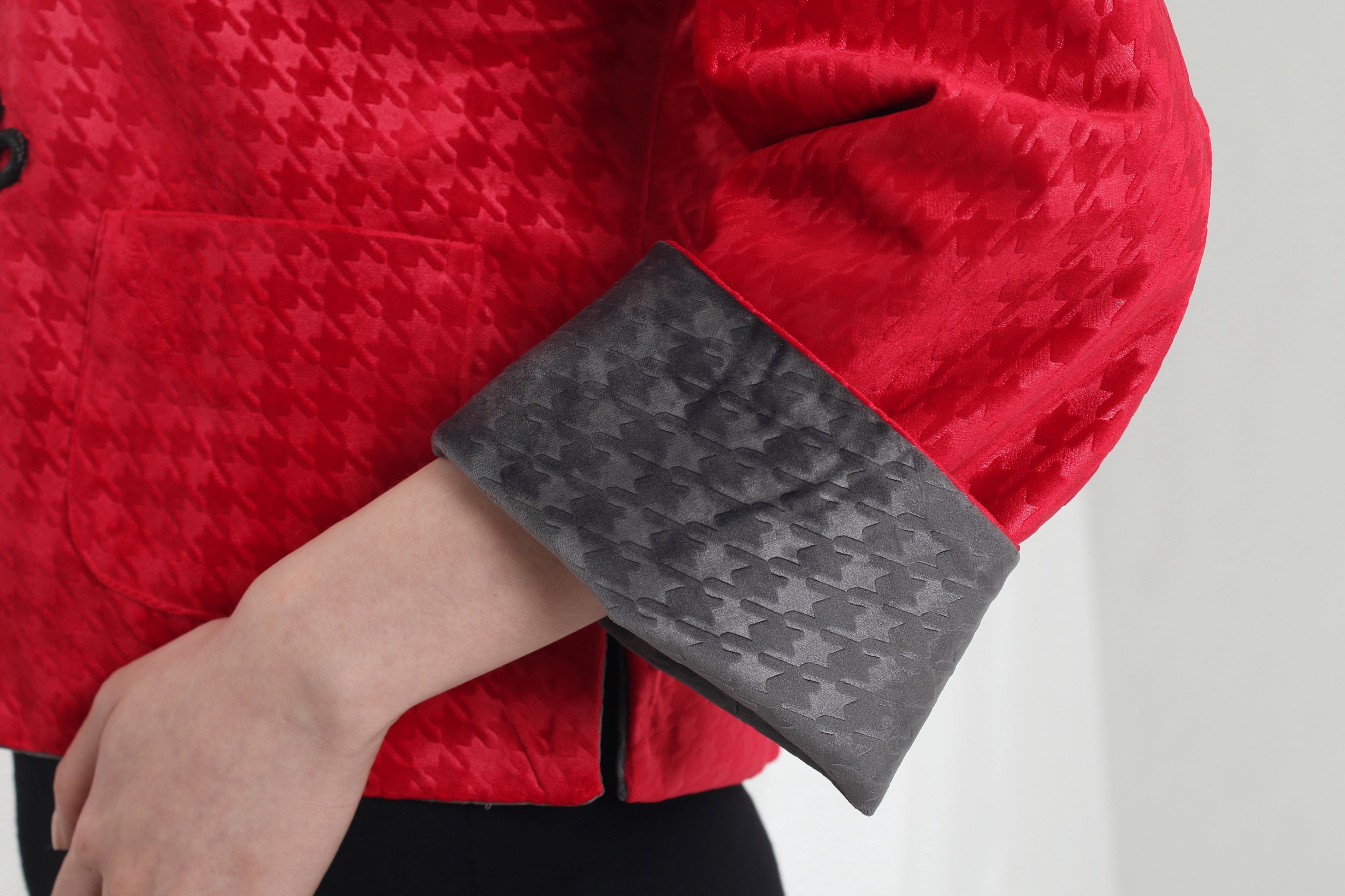 PANSY Houndstooth Vvt Reversible Oriental Jkt (Red & DkGrey)