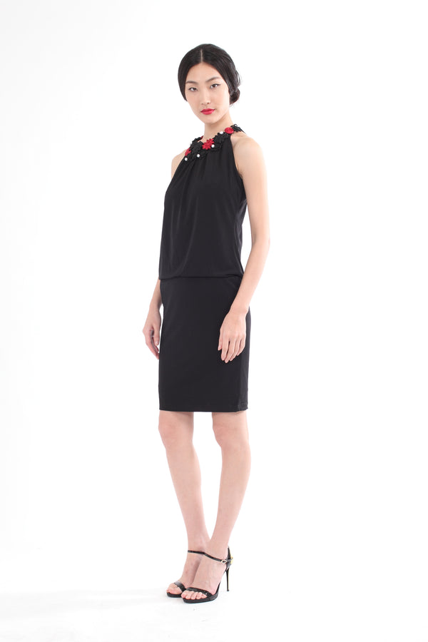 BLACK SLEEVELESS RAGLAN DRESS WITH CHINESE FLORAL KNOTS ON NECKLINE