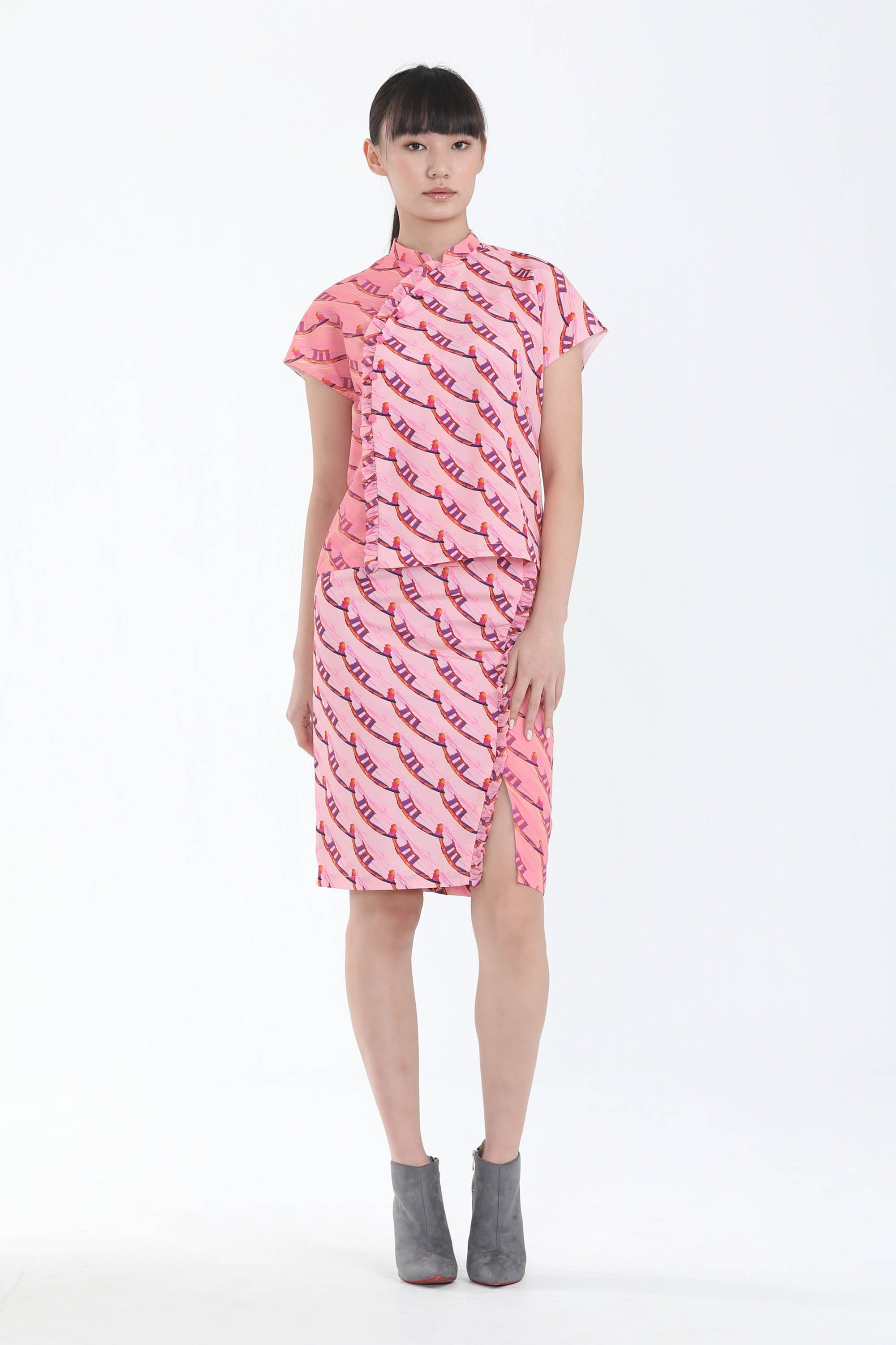 Leanna Marina Bay Sands Diagonal Print Skirt